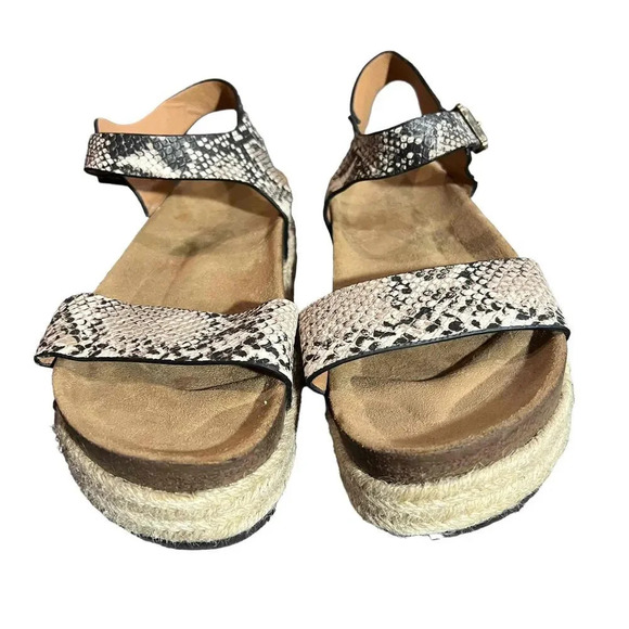 Qupid Women's Ankle Strap Snakeskin Pattern Flat Sole Sandals Size‎ 10 - Picture 2 of 8